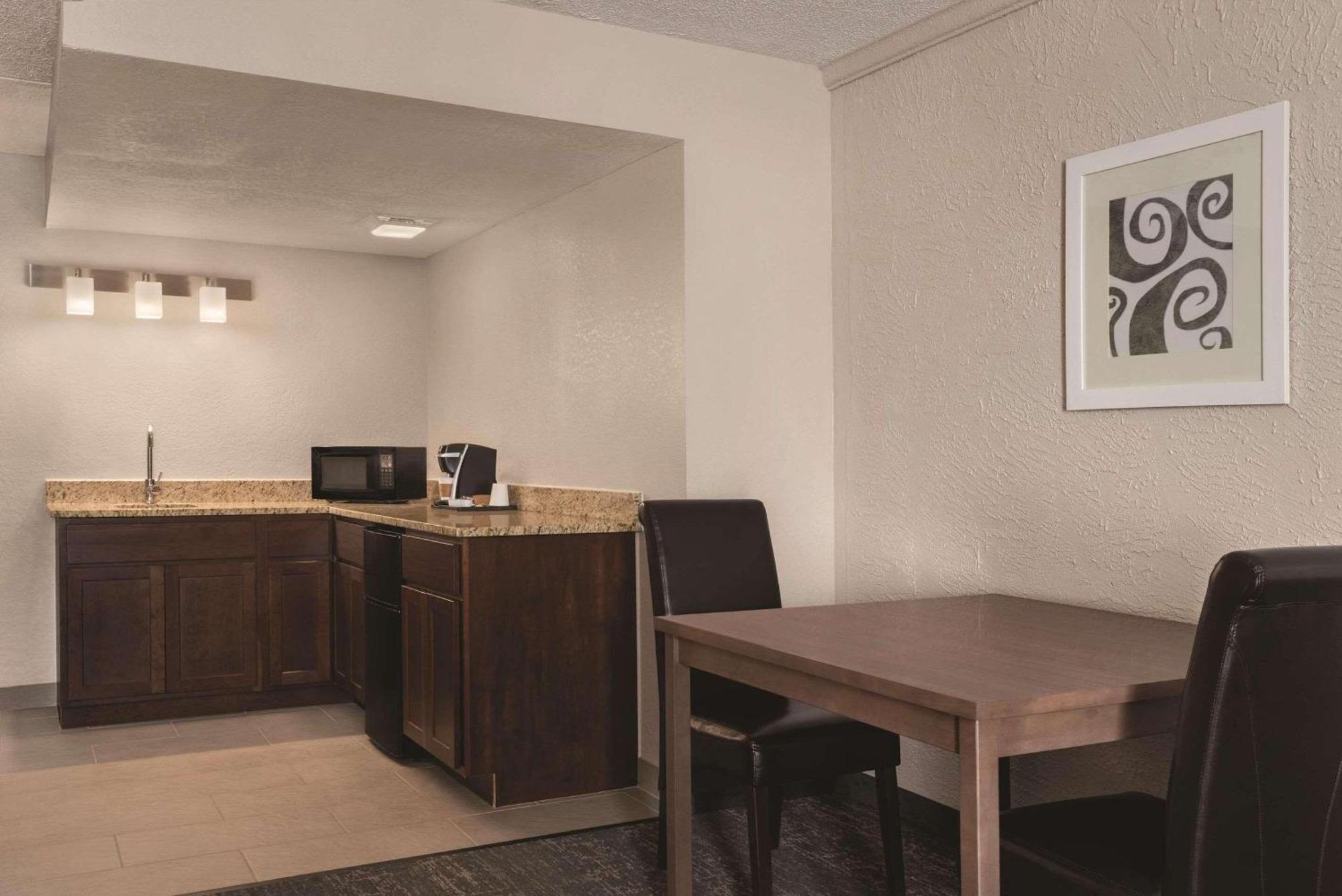 Country Inn & Suites By Radisson, Mt Pleasant-Racine West, Wi Sturtevant Dış mekan fotoğraf